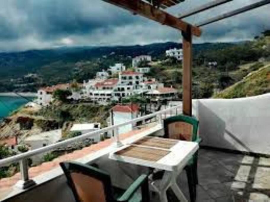アルメニスティスΔίχωρο Στούντιο Στον Κέντρο Του Αρμενιστήアパートメント エクステリア 写真